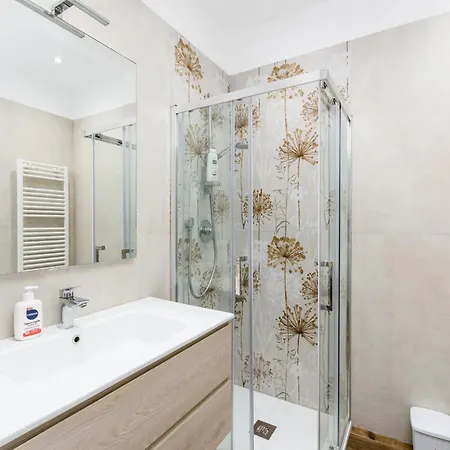 Moderno E Accogliente A Pochi Minuti Dal Centro Citta - Free Parking Lägenhet